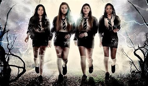 The Coven Trailer Τέσσερα κοριτσάκια από την Αγγλία Horrorant