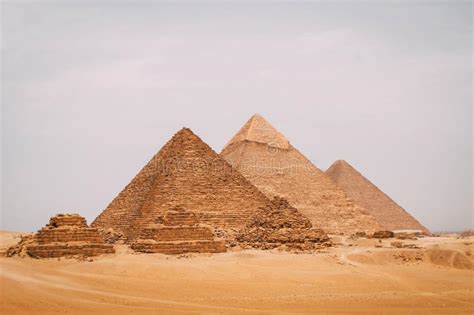 Panoramic View Of The Six Great Pyramids Of Egypt Pyramid Of Khafre