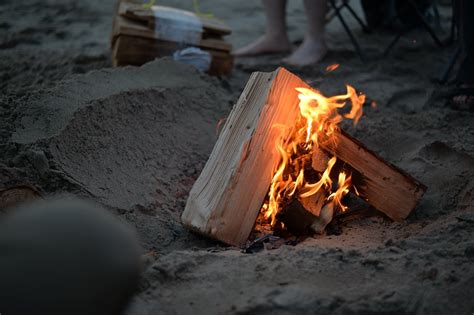 Beach Fire Pictures Download Free Images On Unsplash