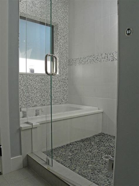 The shower area tiled with elegant gray tile looks really stylish and respectable. 40 gray shower tile ideas and pictures