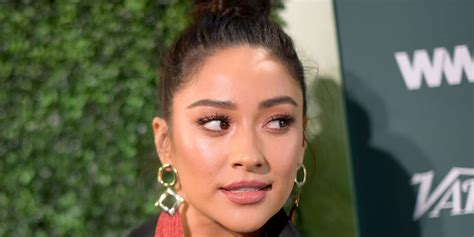 Shay Mitchell Responds To Fans Who Thinks She Faked Her Vacation