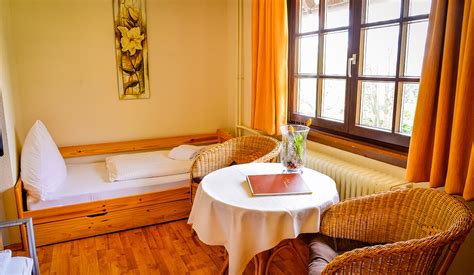 Wer würde nicht gerne in einem echten kanalhaus übernachten? Relaxhotel Tannenhof // 3-Bett Zimmer