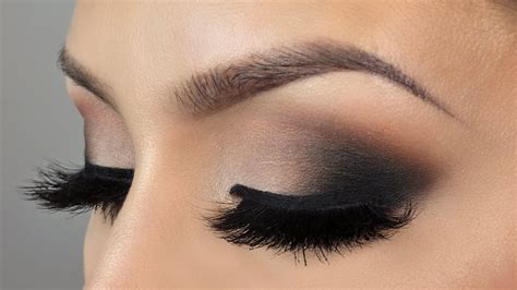 Black Smokey Eye Tutorial With Pictures Wavy Haircut
