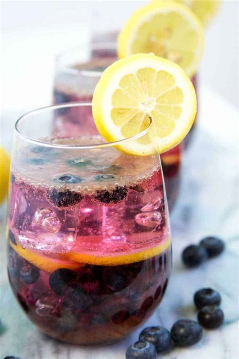 Delicious Boozy Blueberry Lemonade Cocktail Recipe