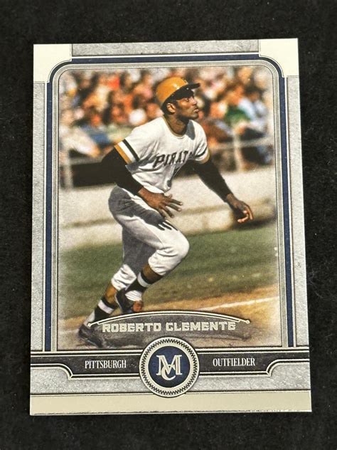 Lot 2019 Topps Museum Collection Roberto Clemente