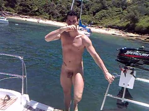 HOT MEN TAKING A DIVE FROM BOAT ThisVid