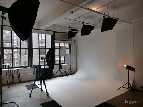 Photo Studio With Cyclorama And 4k Video Wall Rent This Location On