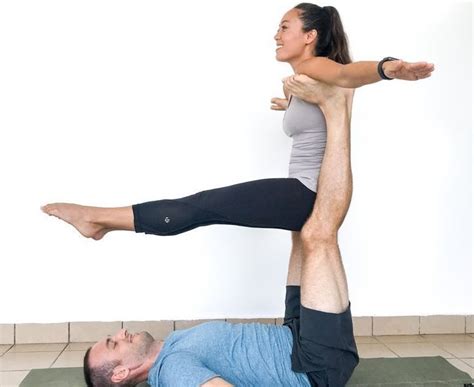 Couple S Yoga Poses 23 Easy Medium And Hard Duo Yoga Poses Improve