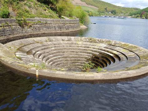 Ladybower Reservoir Dam Derbyshire England Hiking Tips And Photos