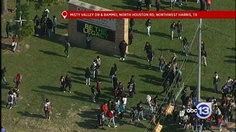 Arrestan A Estudiante Por Hacer Una Amenaza De Bomba Detalles En