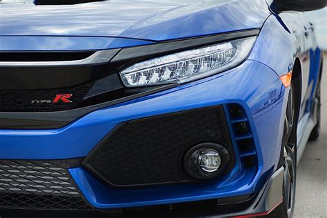 Maybe you would like to learn more about one of these? HONDA Civic Type-R specs & photos - 2017, 2018, 2019, 2020 ...