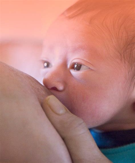 Mom Kicked Out Of Emergency Room For Breastfeeding Her Son Breastfeeding Emergency Room