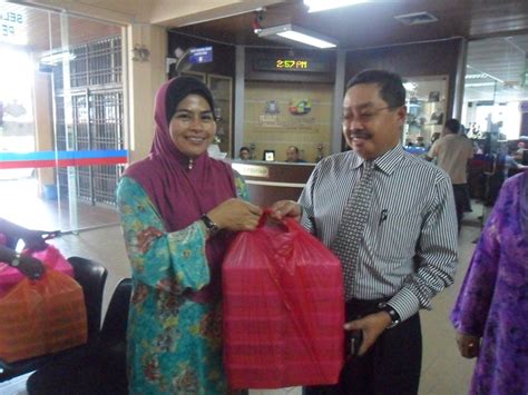 P.147, parit sulong (50234 pemilih) datuk noraini binti ahmad (bn) = 26066 faisal bin ali (pas) = 12467 majoriti = 13599. Parlimen Parit Sulong: 2012-08-05