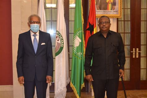 Faladepapagaio Presidente Da República Da Guiné Bissau Cerimonia De Posse Dos Novos
