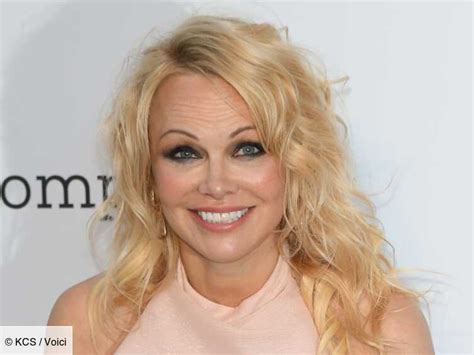 Photo Pamela Anderson Le Cœur Meurtri La Star Essaie De Se Remettre