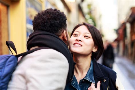 Missing Kissing Parisians Say La Bise Is Back Lifestyle The