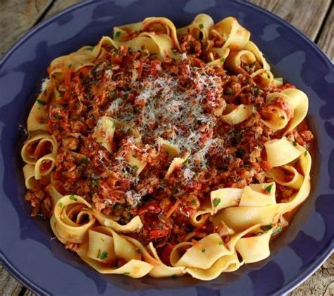 Ground Turkey Ragu with Tagliatelle - Rachael Ray | Yummy pasta recipes ...