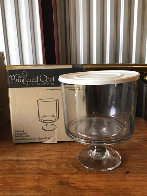 pampered chef trifle bowl with glass pedestal and lid retired piece pampered chef trifle