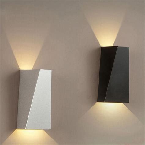 Modern Geometric Led Wall Light In 2021 Geometric Lighting Modern