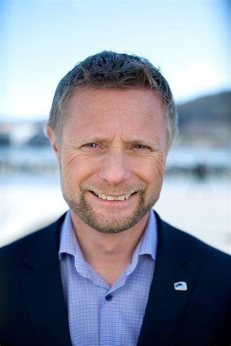 Bent høie (born 4 may 1971) is a norwegian politician from the conservative party who has been minister of health and care services since 16 october 2013. Bent Høie | Høyre