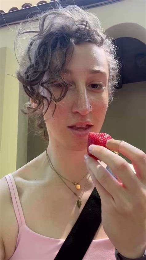 Gal La Mode ~ On Twitter Freckled Girl Eats A Strawberry 🍓