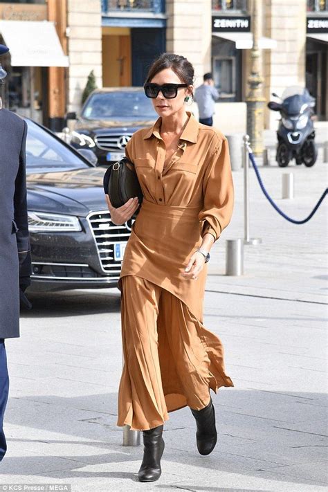 Victoria Beckham Shows Off Her Trim Figure In Paris Victoria Fashion