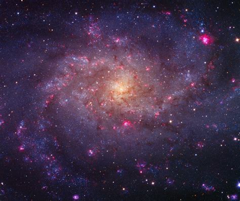 Apod 2009 October 17 Bright Nebulae In M33