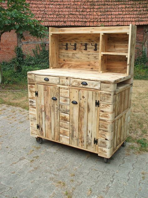 Sets für den indoor und outdoor einsatz. Pflanztisch / Kommode/ Buffet / Schrank aus Paletten ...