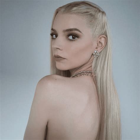 Anya Taylor-Joy - MahamThanasis