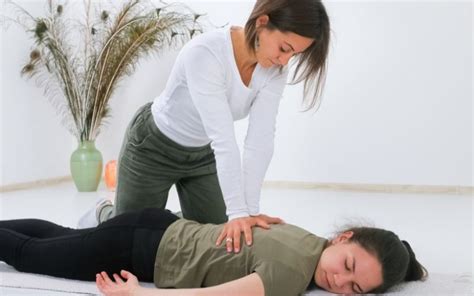 A Complete Guide To The Shiatsu Massage And Its Benefits Massage Idea