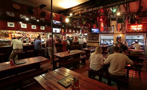 Watch your favorite team here with us on one of 26 hdtv's. Go here to watch the game: 11 awesome sports bars around ...