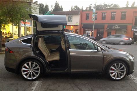 Can Tesla Model X Doors Open In Tight Spaces Rechargd