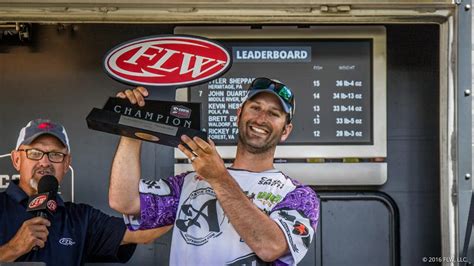 Casey Smith Wins Flw Costa Series On The Potomac Bass Angler Magazine