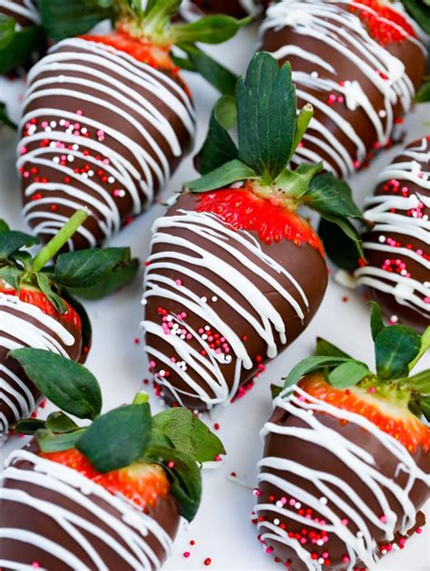 Easy Chocolate Covered Strawberry Recipe
