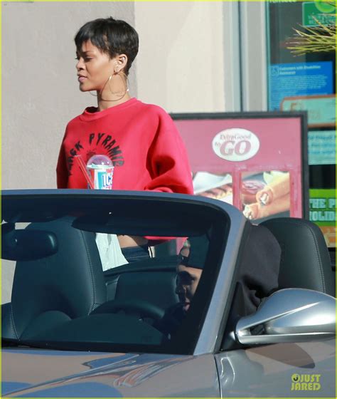 Rihanna And Chris Brown Slurpee Craving Stop Photo 2784072 Chris