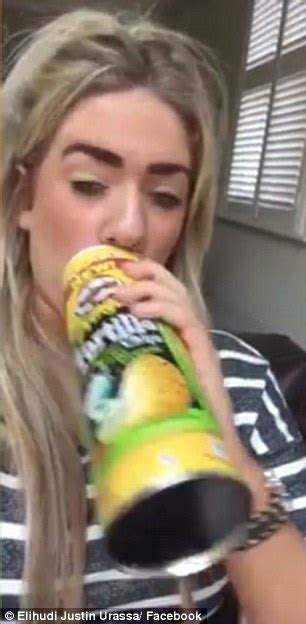 Woman Mocks Kylie Jenner Lip Challenge Using Tube Of Pringles Daily Mail Online