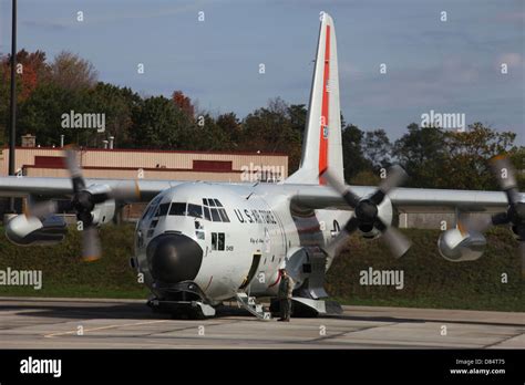 A Lc 130h Hercules Of The New York Air National Guard Stock Photo Alamy