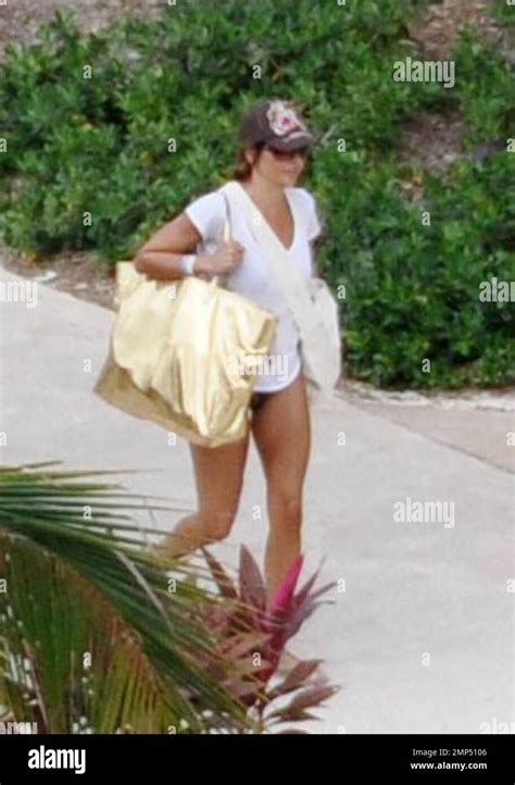 Exclusive Actress Lisa Rinna Shows Off Her Long Slender Legs As She