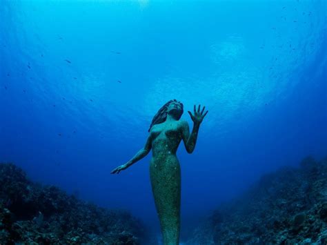 11 Hauntingly Beautiful Underwater Sites Underwater Sculpture