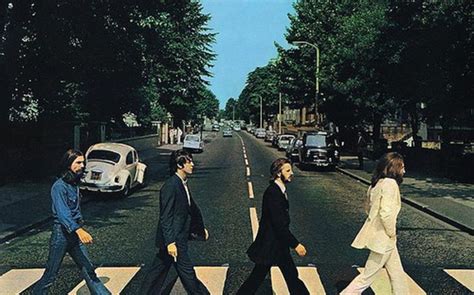 Paul Mccartney Traverse Abbey Road Pour Le Plus Grand Plaisir Des Fans