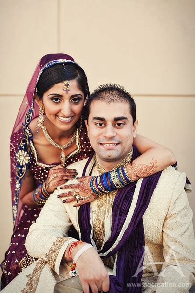 Photoshoot Indian Wedding Couple Poses