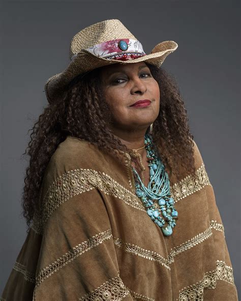 As Pam Grier Celebrates 70 She Finds Peace Off The Grid