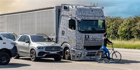 Daimler Truck Test Intensivi Sui Sistemi Di Sicurezza E Assistenza