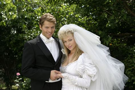 Paul Bernardo And Karla Homolka Wedding Pictures