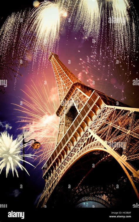 Paris Eiffel Tower Fireworks Hi Res Stock Photography And Images Alamy