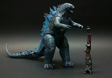 Giant godzilla stands at 11 tall! New Godzilla vs. Kong (2021) Figures Revealed - Godzilla ...