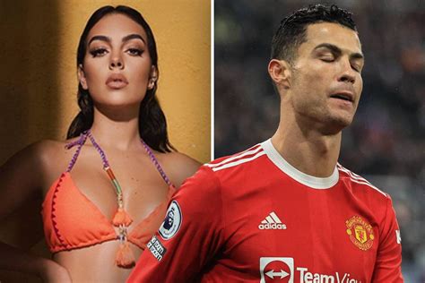Cristiano Ronaldos Girlfriend Shows Off Her Perfect Bum In A Pair Of Heels