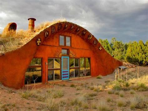 Professional Survivalist Builds Off Grid Earthen Tiny House In Northern