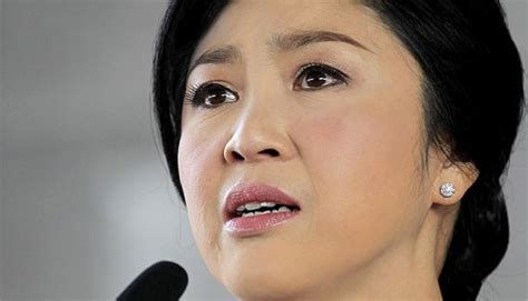 yingluck shinawatra banned from thai politics and faces charges थाईलैंड की पूर्व प्रधानमंत्री