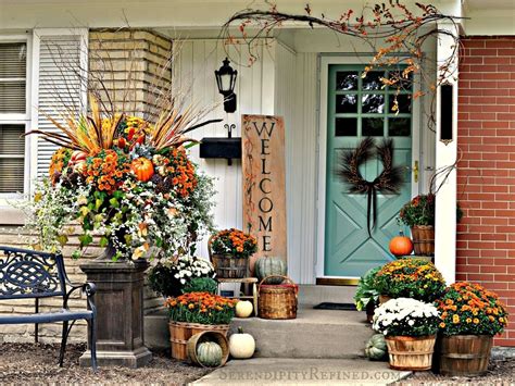 Lovely Front Porch Decorating Ideas For Fall